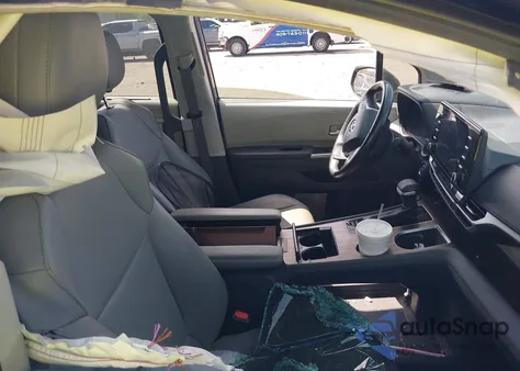 2021 Toyota Sienna Xle из США, поврежденный, VIN 5TDYRKEC8MS030289